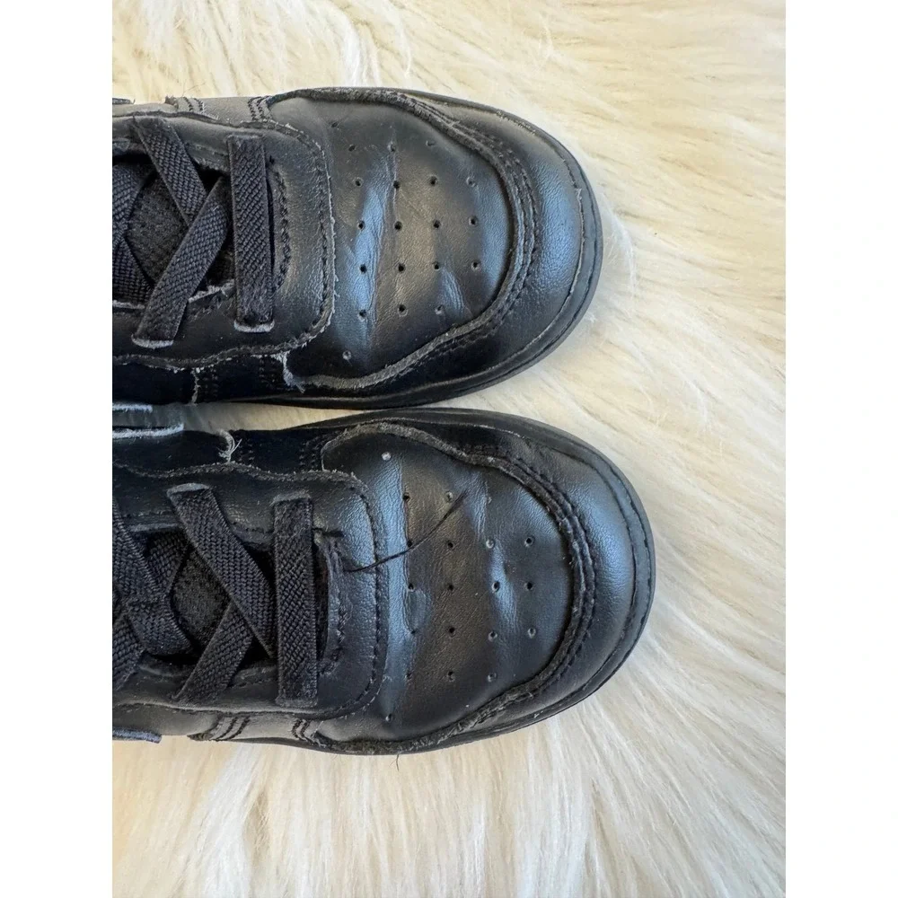 black Nike Kids' Court Borough Low‎ 2 size 10